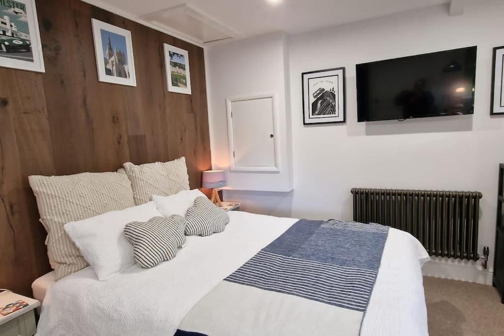 The Old Barn Annexe, Cosy Stay, Close Drive To City, Beach, South Downs & Goodwood Chichester Eksteriør bilde
